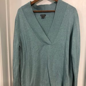 Beautiful vneck sweater!